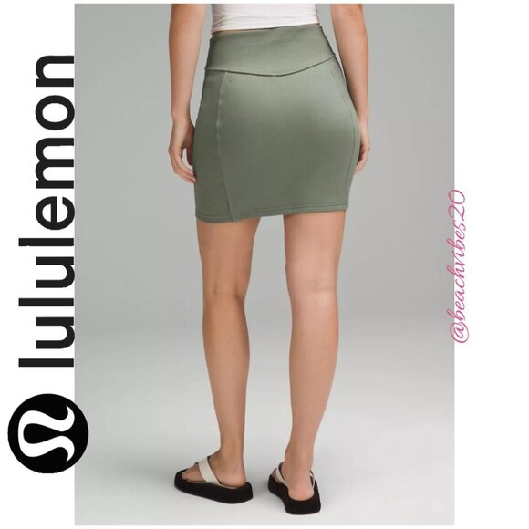 LULULEMON ATHLETICA Scuba High-Rise Mini Skirt Grey Eucalyptus Medium NWT LL-226 - Picture 3 of 12